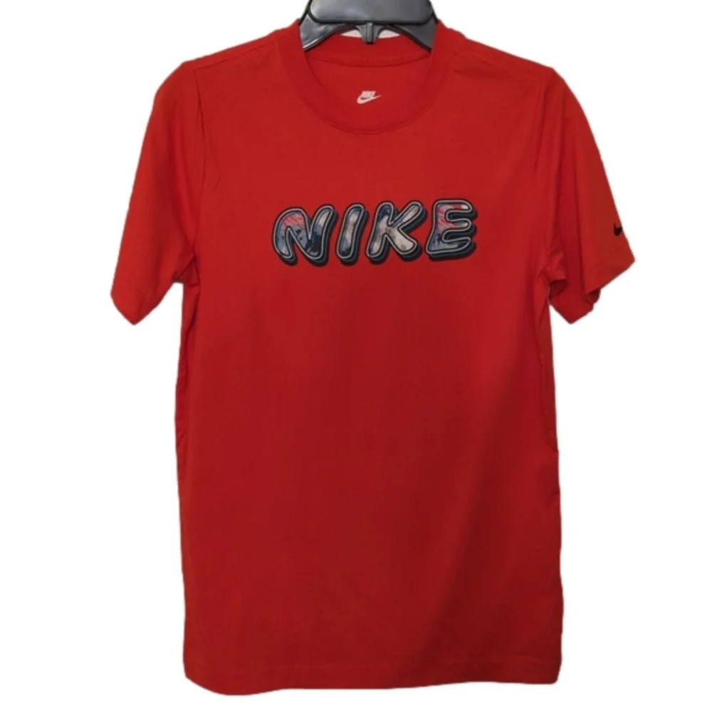 Nike boys short sleeve t-shirt